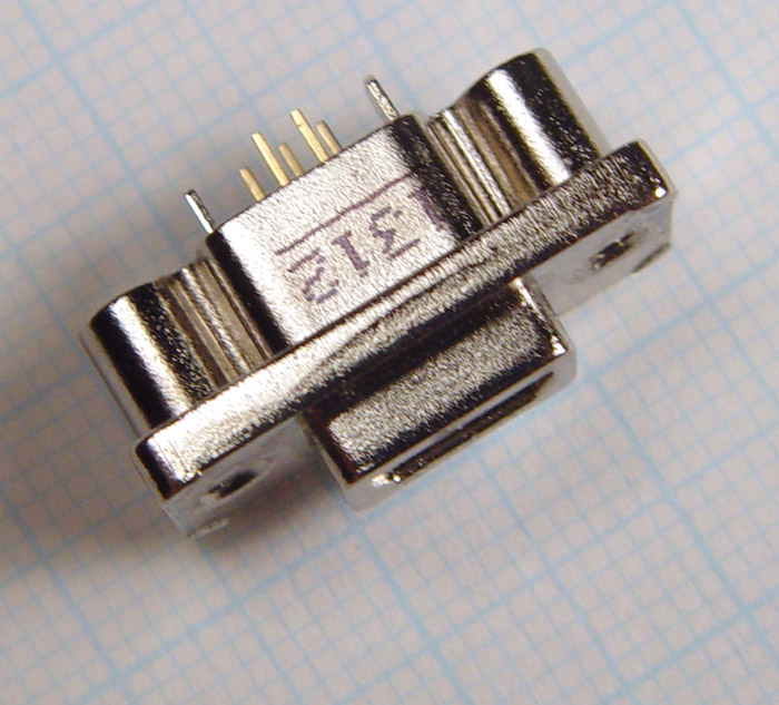 Amphenol mini-B USB connectors for panel mount and through-hole PCB connection