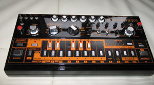 Devil-Fish-TB-303-in-case-refurbished-by-Jeff-Toman