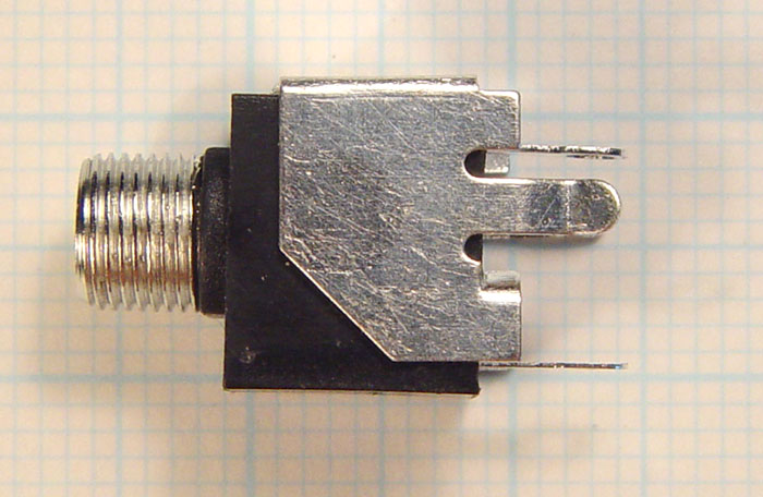 3.5mm mono socket with NC contact for vertical mount on PCB, with threaded bushing