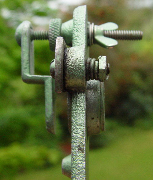 Plastic tube cutter, for making plastic beads such as for handbags.  Mid-1960s, probably made in Australia.