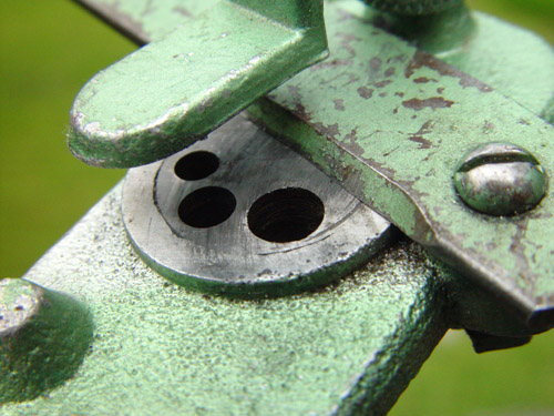 Plastic tube cutter, for making plastic beads such as for handbags.  Mid-1960s, probably made in Australia.