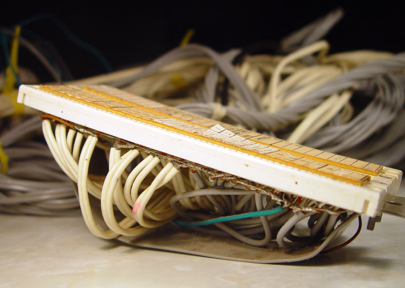 Audio patch bay made with solderless breadboard